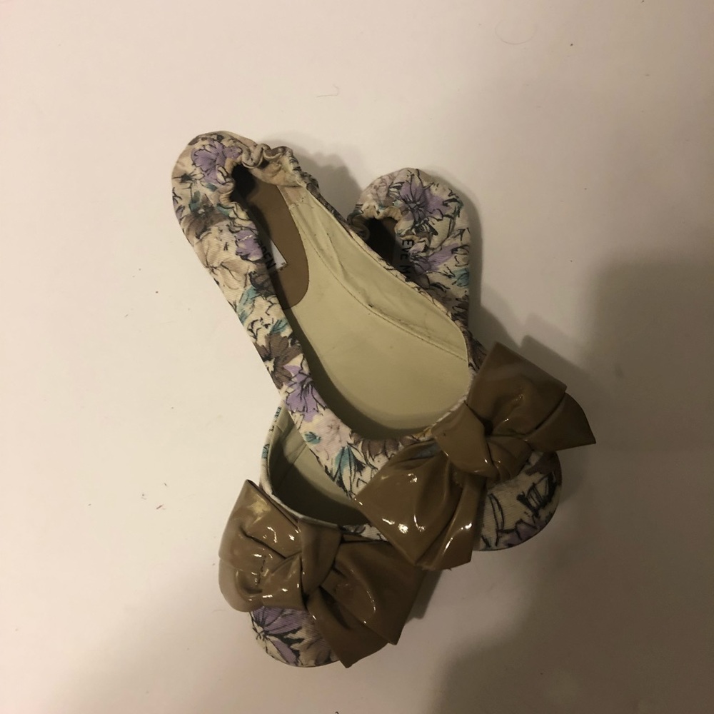 Steve Madden floral flat with bow size 7m